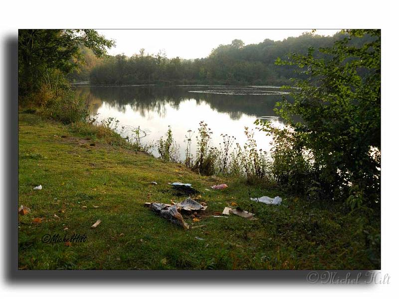 007RSC0021-pollution-laisse-par-les-pecheurs.jpg