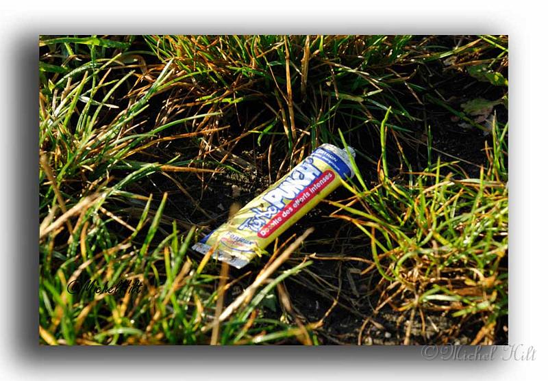 041MH0039-pollution-cycliste.jpg - tube energetique de cyclistes .....
